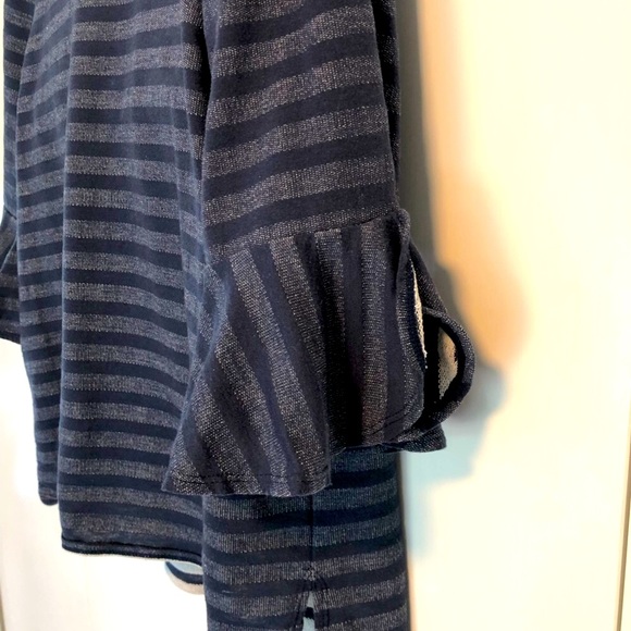 SOLD! Max Studio Weekend sweater - Picture 2 of 7